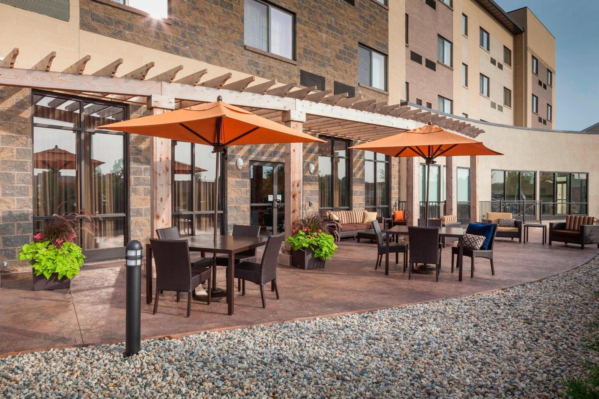 Courtyard By Marriott Indianapolis Ноблсвилл Экстерьер фото